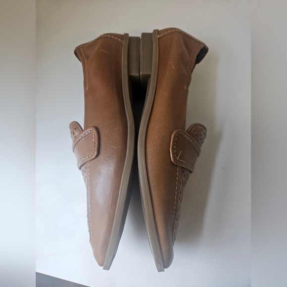 Clark -Women's Sz 8.5 Lyrical Way Leather Loafer Flat, Tan/Brown - Picture 4 of 9